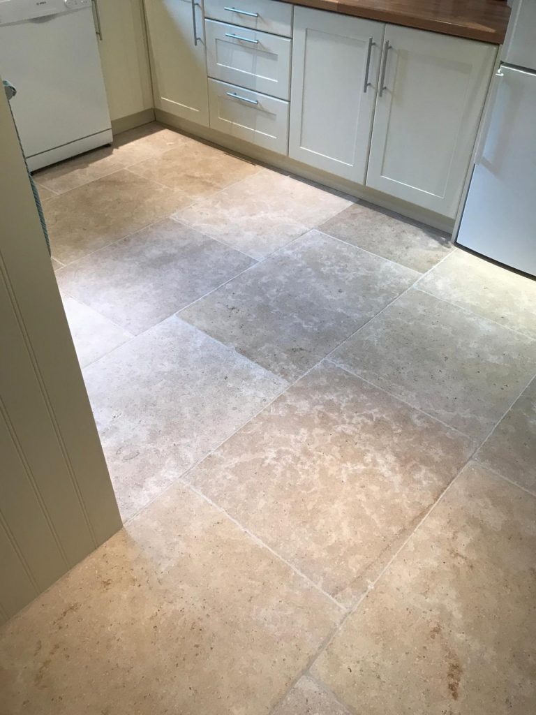 Stone flooring Cambridge showing a Heritage flagstone floor.